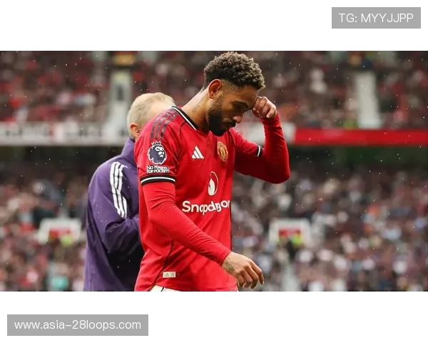 曼联0-1埃弗顿:红魔下半场失球问题持续,阿莫林战术面临考验